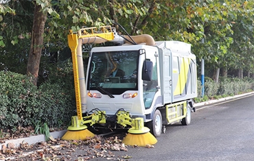 純電動(dòng)樹葉收集車